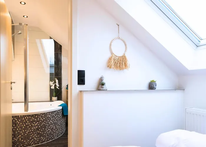 Baliapartment Hof, Kueche, Parkplatz, 24h Digital Checkin, Wlan250mbit דירה הוף