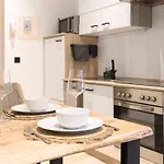 Baliapartment Hof, Kueche, Parkplatz, 24h Digital Checkin, Wlan250mbit *