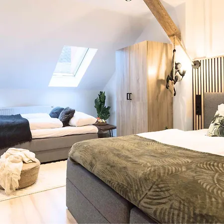 Baliapartment Hof, Kueche, Parkplatz, Smart-Checkin, Wlan600Mbit *