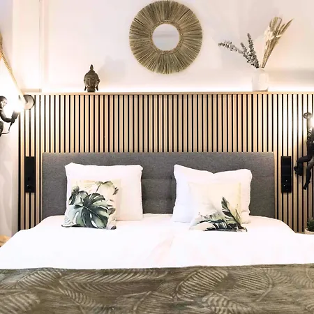 Baliapartment Hof, Kueche, Parkplatz, 24h Digital Checkin, Wlan250mbit