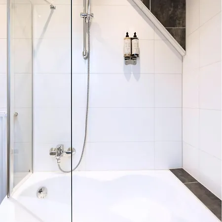 Baliapartment Hof, Kueche, Parkplatz, Smart-Checkin, Wlan600Mbit Apartamento