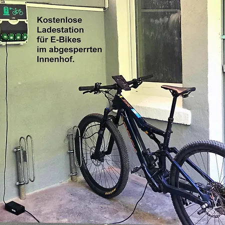Baliapartment Hof, Kueche, Parkplatz, Smart-Checkin, Wlan600Mbit * Hof (Bavaria)