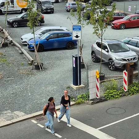 Baliapartment Hof, Kueche, Parkplatz, Smart-Checkin, Wlan600Mbit Apartamento *