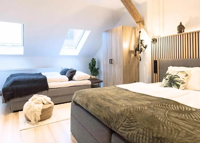 Baliapartment Hof, Kueche, Parkplatz, 24h Digital Checkin, Wlan250mbit *