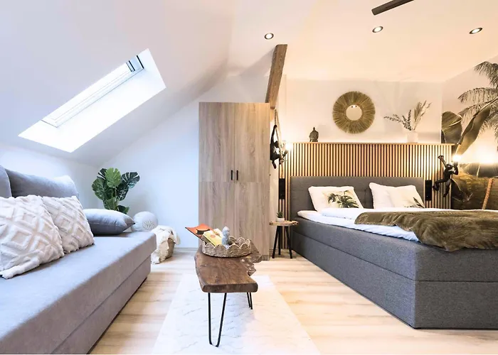 Baliapartment Hof, Kueche, Parkplatz, 24h Digital Checkin, Wlan250mbit Apartmán